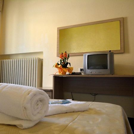 تْشيزيناتيكو Hotel Orly المظهر الخارجي الصورة