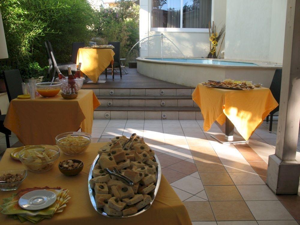 تْشيزيناتيكو Hotel Orly المظهر الخارجي الصورة