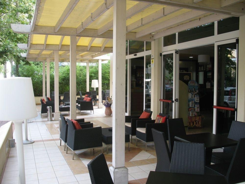 تْشيزيناتيكو Hotel Orly المظهر الخارجي الصورة