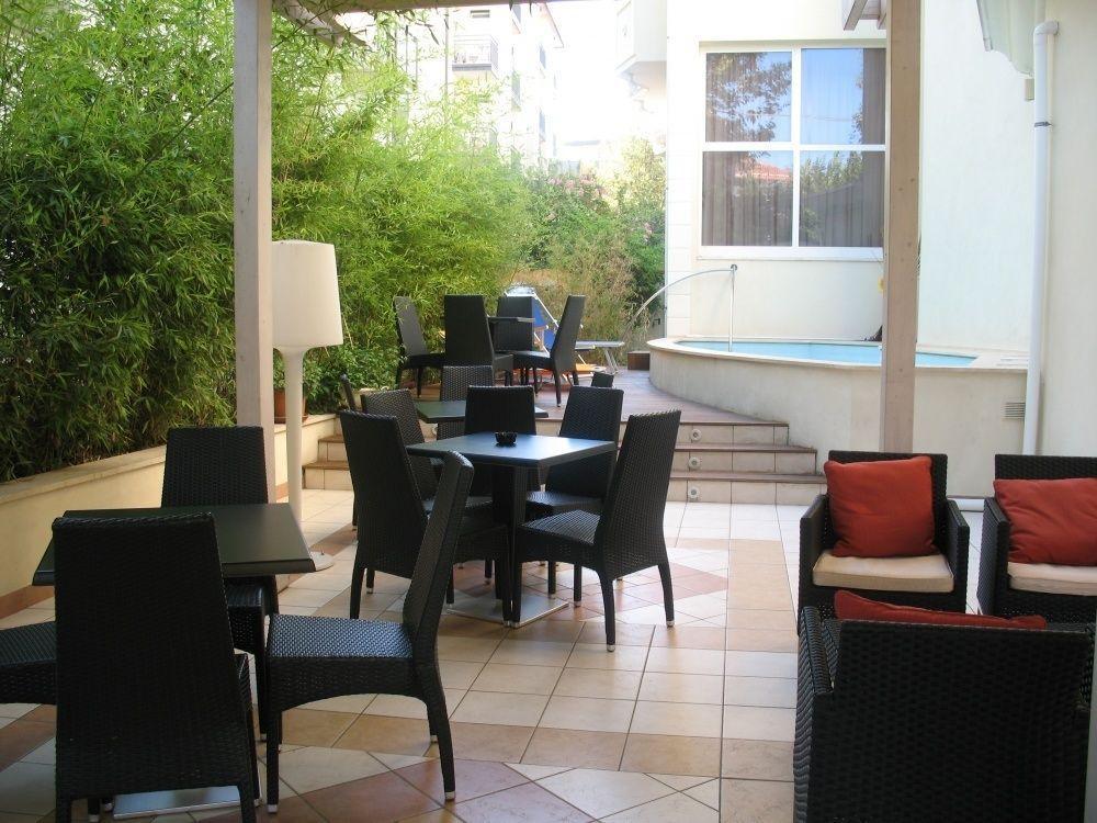 تْشيزيناتيكو Hotel Orly المظهر الخارجي الصورة
