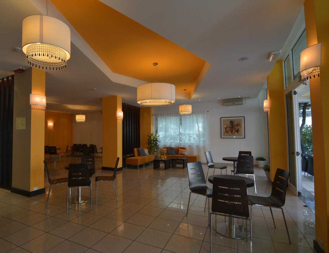 تْشيزيناتيكو Hotel Orly المظهر الخارجي الصورة