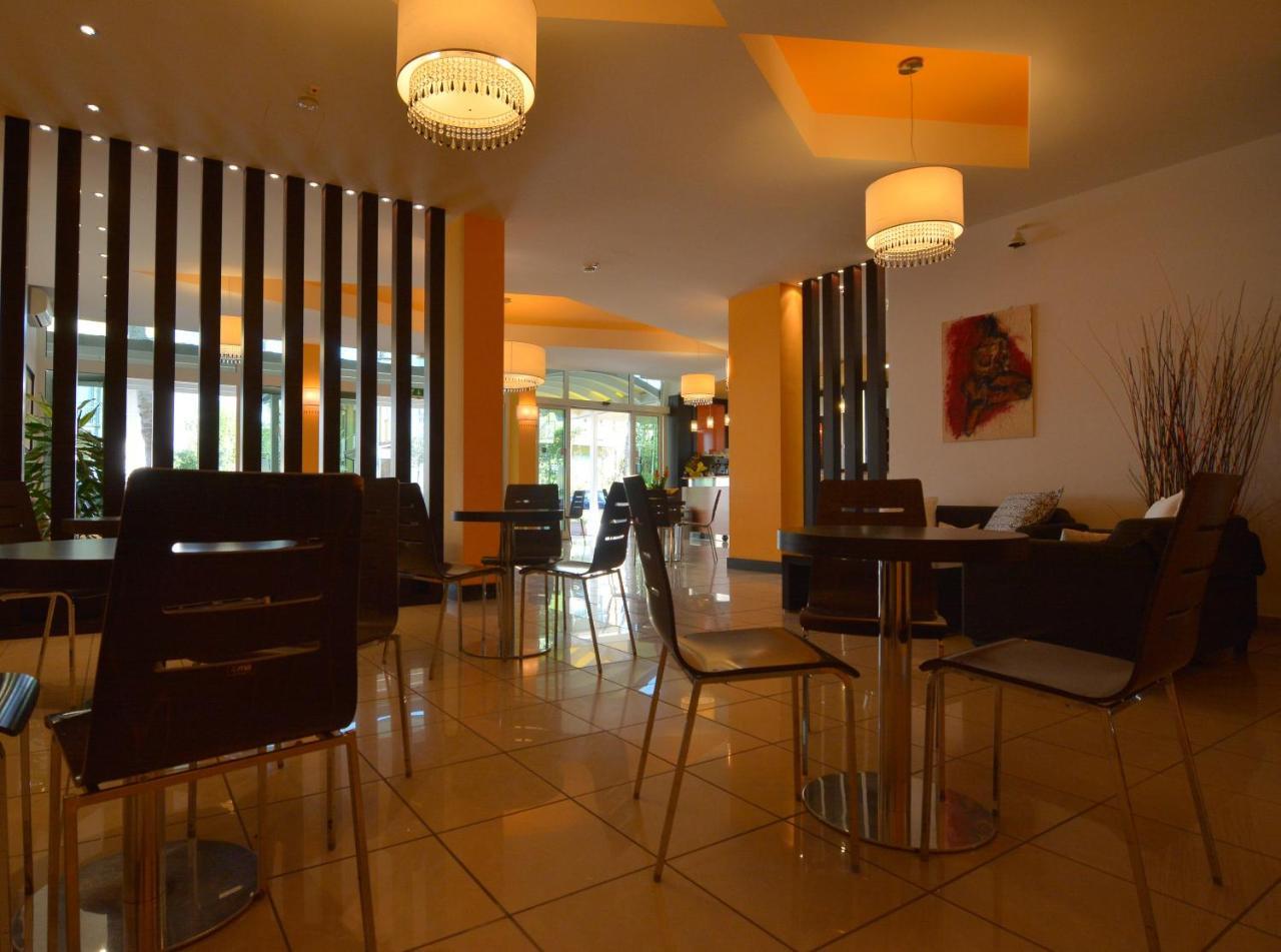 تْشيزيناتيكو Hotel Orly المظهر الخارجي الصورة