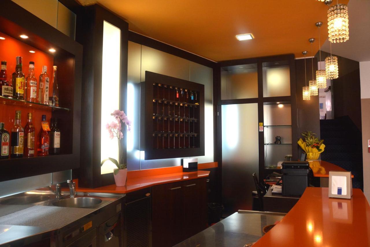 تْشيزيناتيكو Hotel Orly المظهر الخارجي الصورة