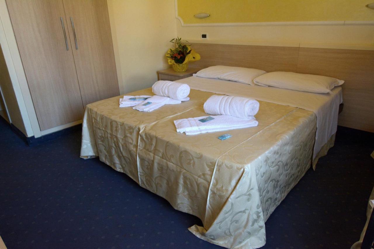 تْشيزيناتيكو Hotel Orly المظهر الخارجي الصورة