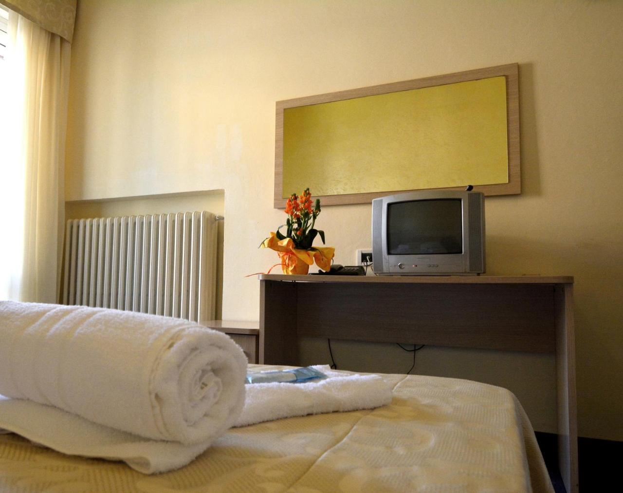 تْشيزيناتيكو Hotel Orly المظهر الخارجي الصورة