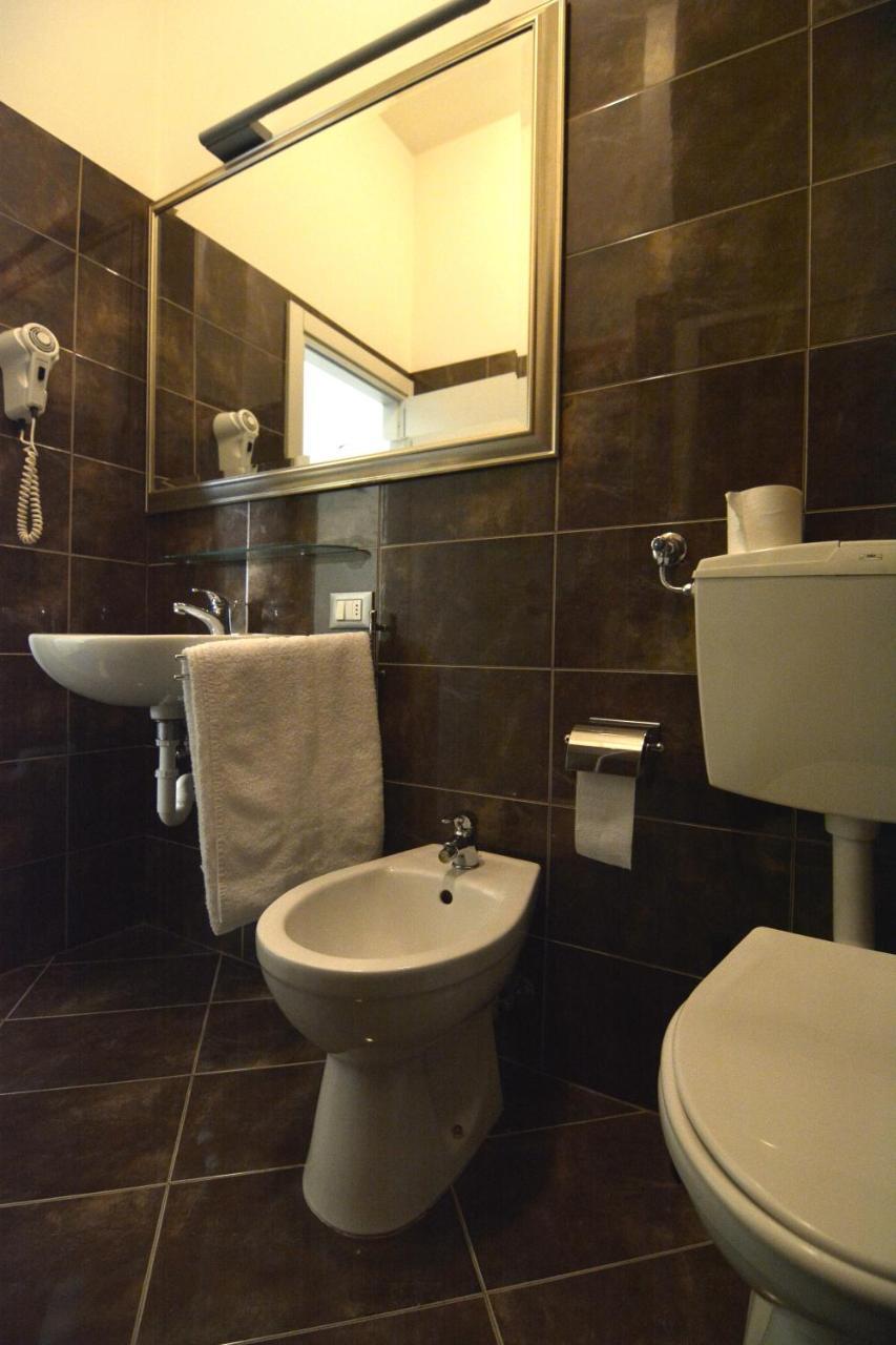تْشيزيناتيكو Hotel Orly المظهر الخارجي الصورة