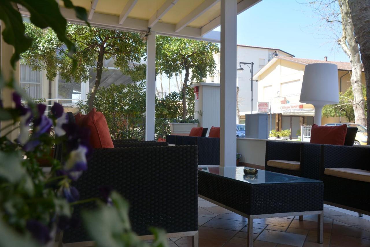 تْشيزيناتيكو Hotel Orly المظهر الخارجي الصورة