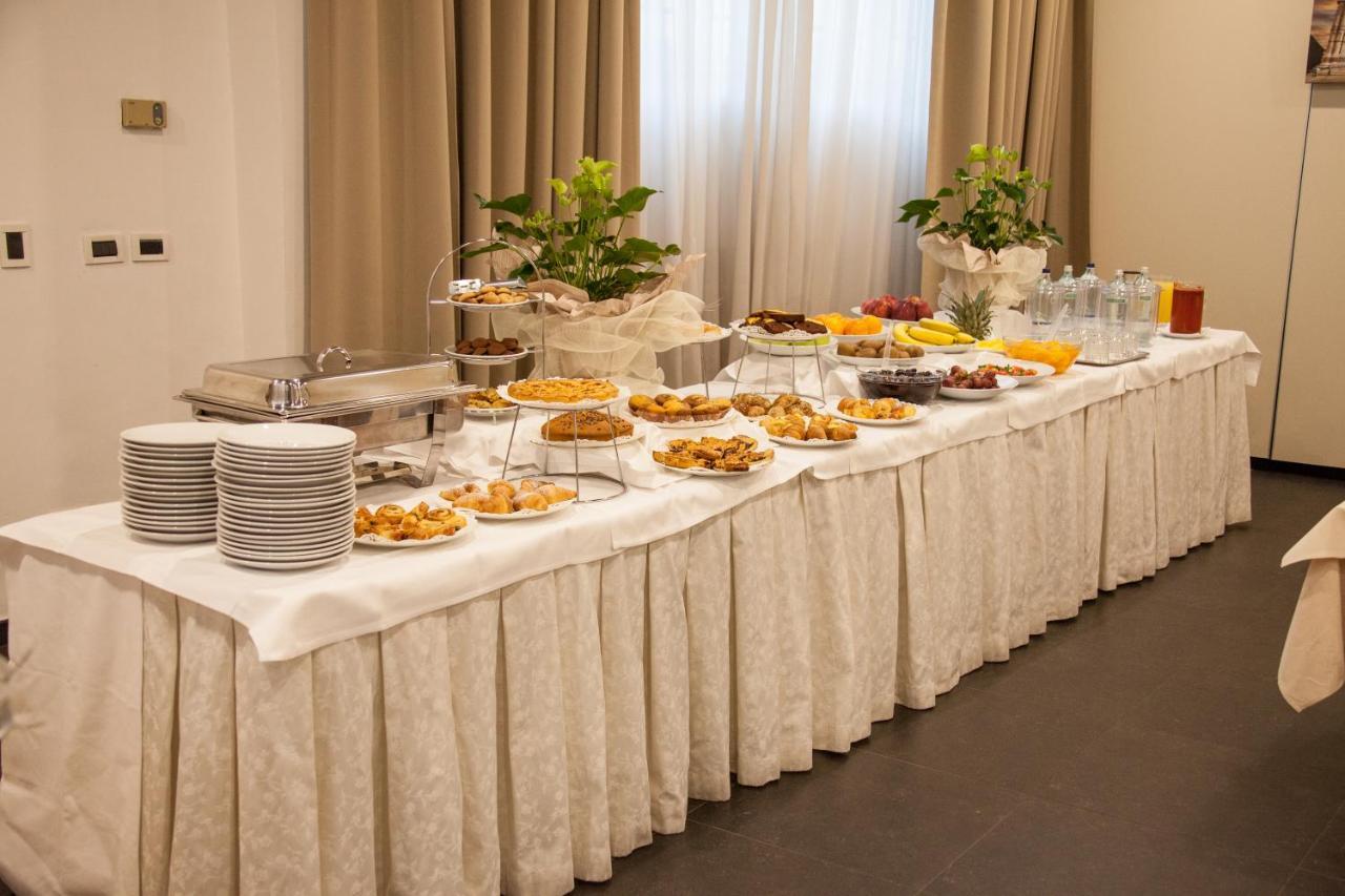 تْشيزيناتيكو Hotel Orly المظهر الخارجي الصورة