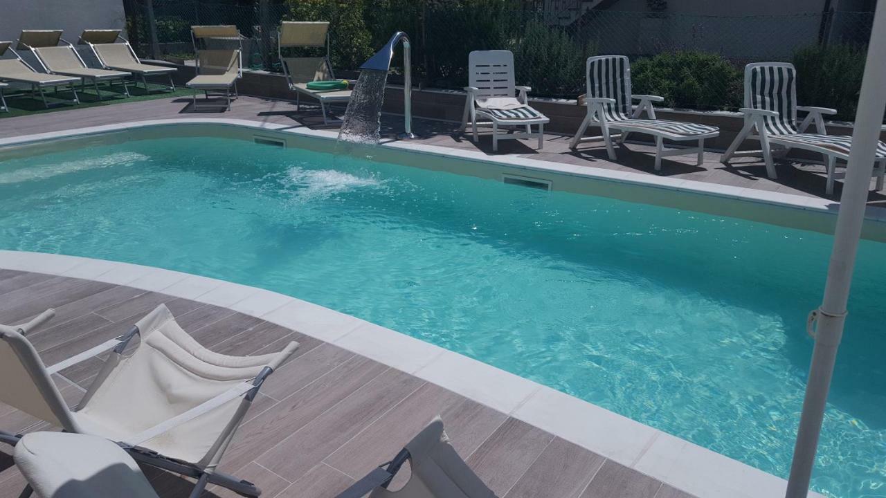 تْشيزيناتيكو Hotel Orly المظهر الخارجي الصورة