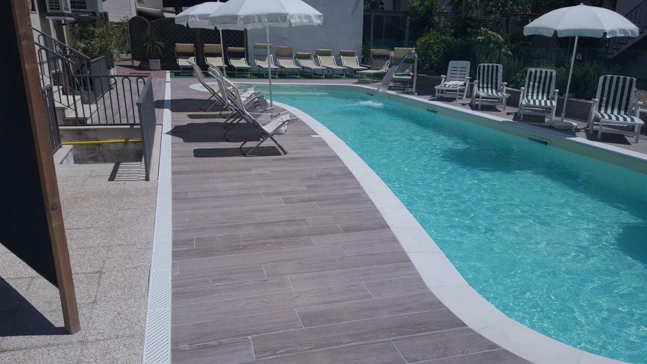 تْشيزيناتيكو Hotel Orly المظهر الخارجي الصورة