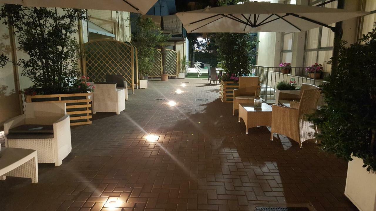 تْشيزيناتيكو Hotel Orly المظهر الخارجي الصورة